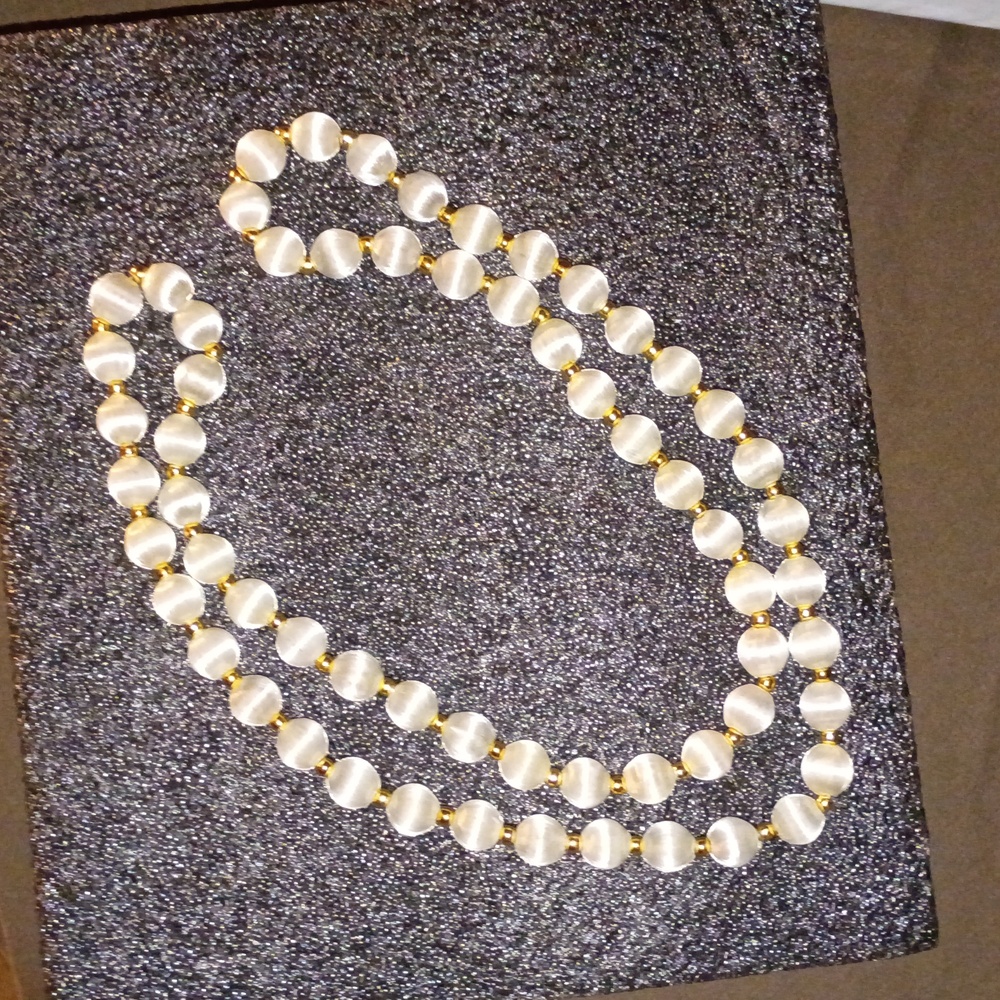 Elegant Satin FinishPearl Necklace
